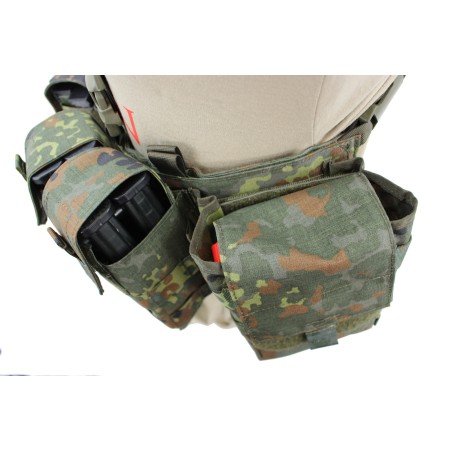 Compre Split Chest Rig, incluidas revistas y bolsas multiusos en línea